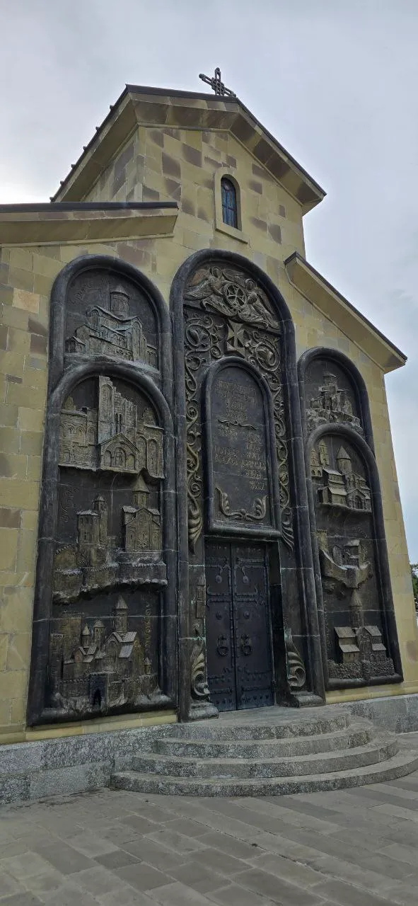 Древний монастырь в горах