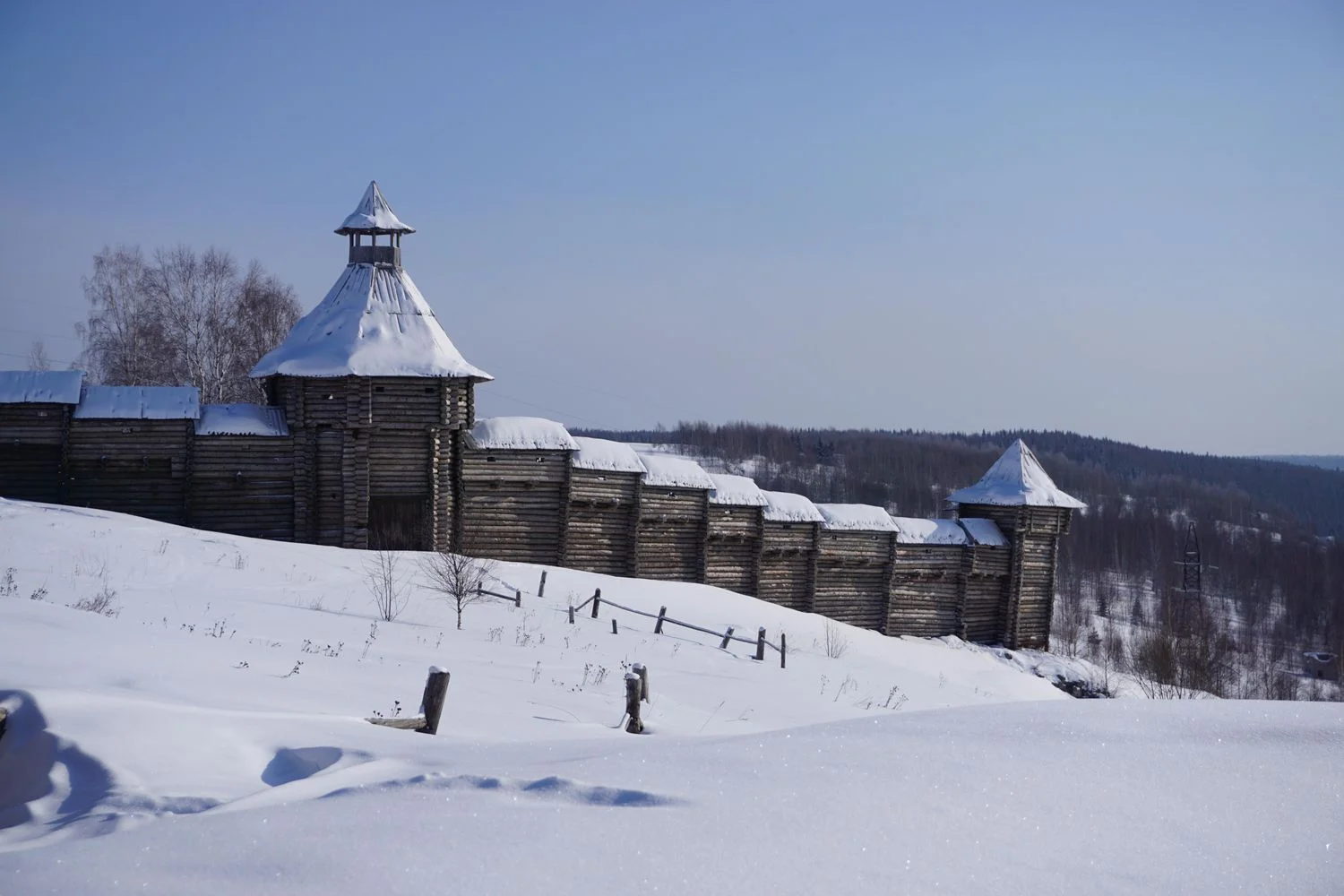 Каменный город в снегу