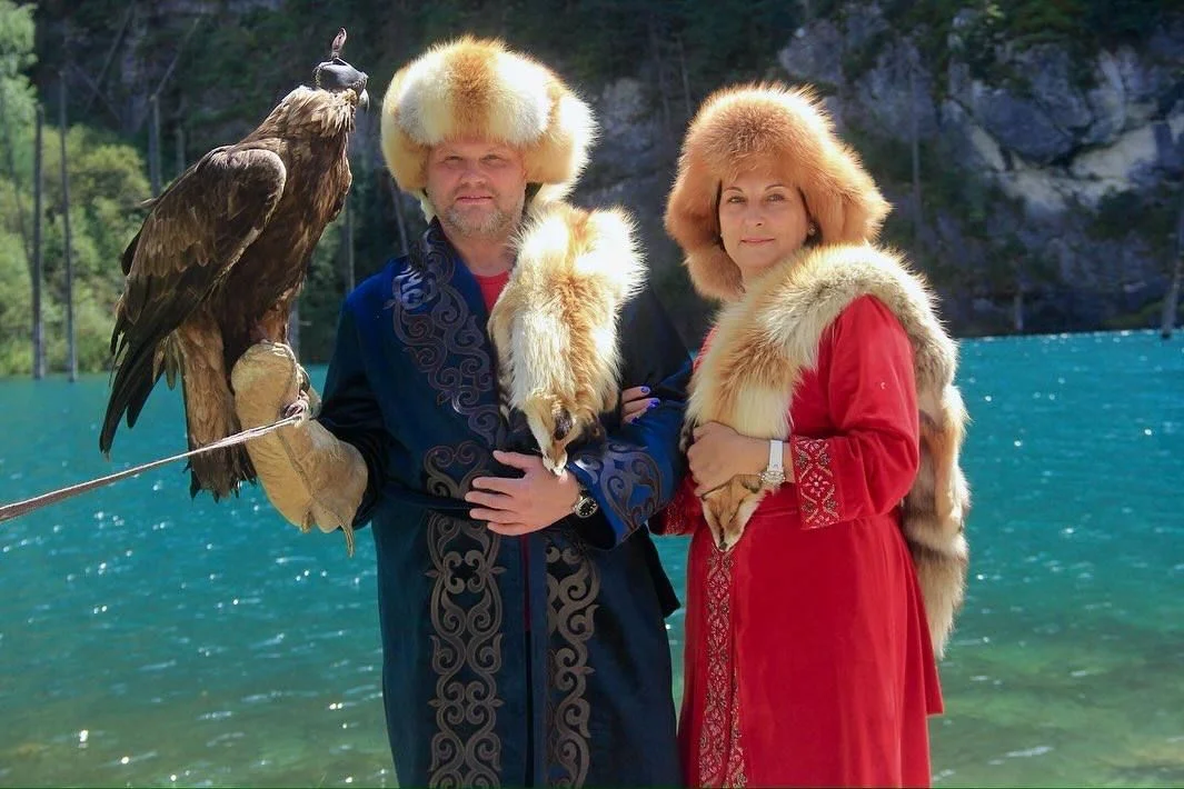 Затонувший лес в озере Каинды